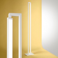 STRAU FL Stojací lampa, nastavitelný směr svícení, těleso kov, povrch bílá mat, difuzor plast opál, LED 27W, 2495lm, teplá 3000K, 230V, IP20, rozměry 240x190x1610mm.