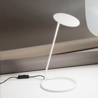 SEGEBERG Stolní lampa, nastavitený směr svícení, těleso kov, povrch bílá mat/černá mat, difuzor plast opál, LED 5W, 425lm, teplá 3000K, 230V, IP20, rozměry d=200mm, h=400mm.