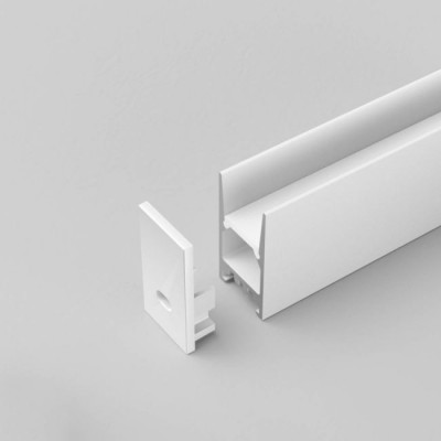 PRF011 Koncovka S OTVOREM Koncovka profilu pro LED pásky s otvorem, materiál PC, povrch bílá, rozměry 15,5x30mm.