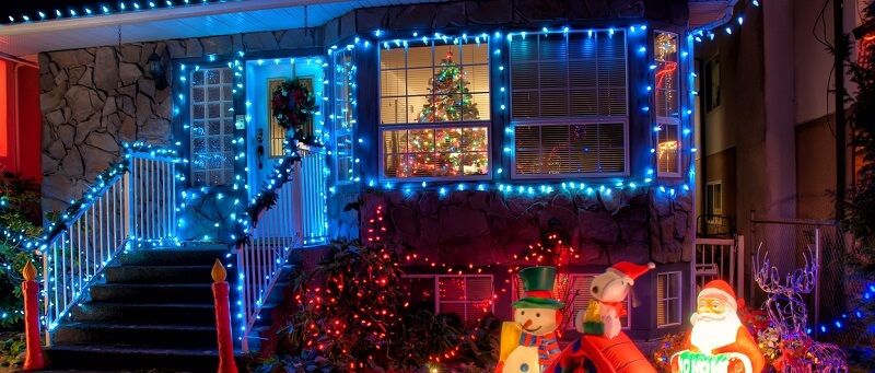 Vánoční osvětlení domu